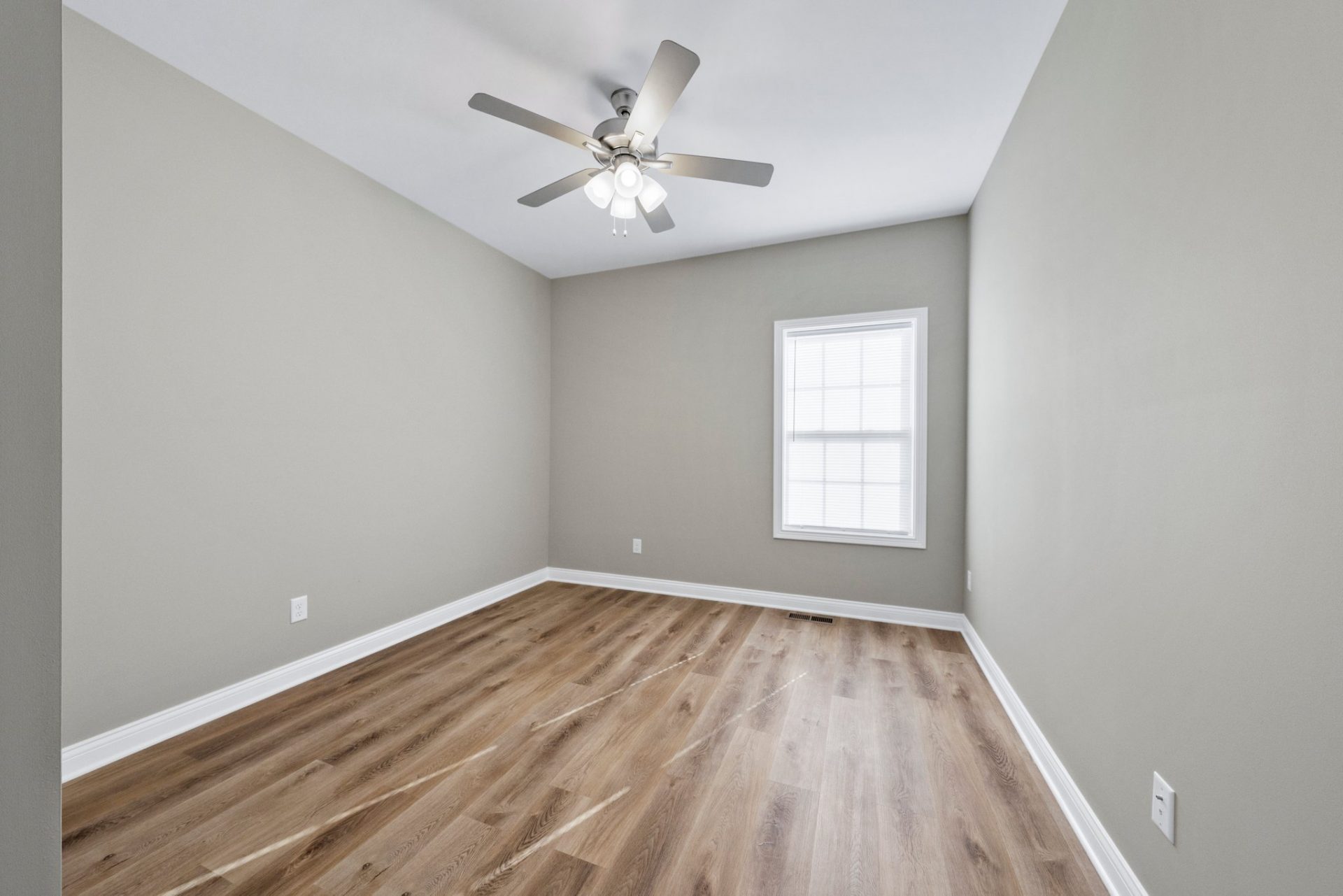 11 Web Or Mls Dsc00376