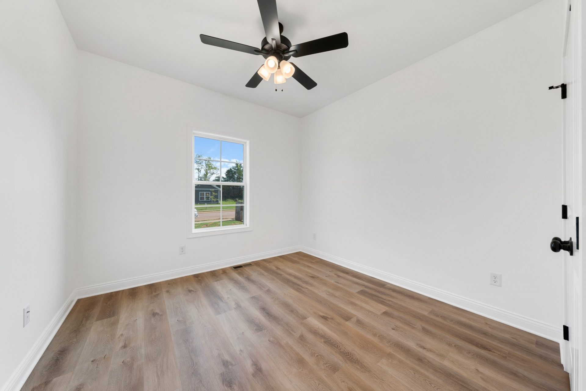 13 Web Or Mls Dsc00529