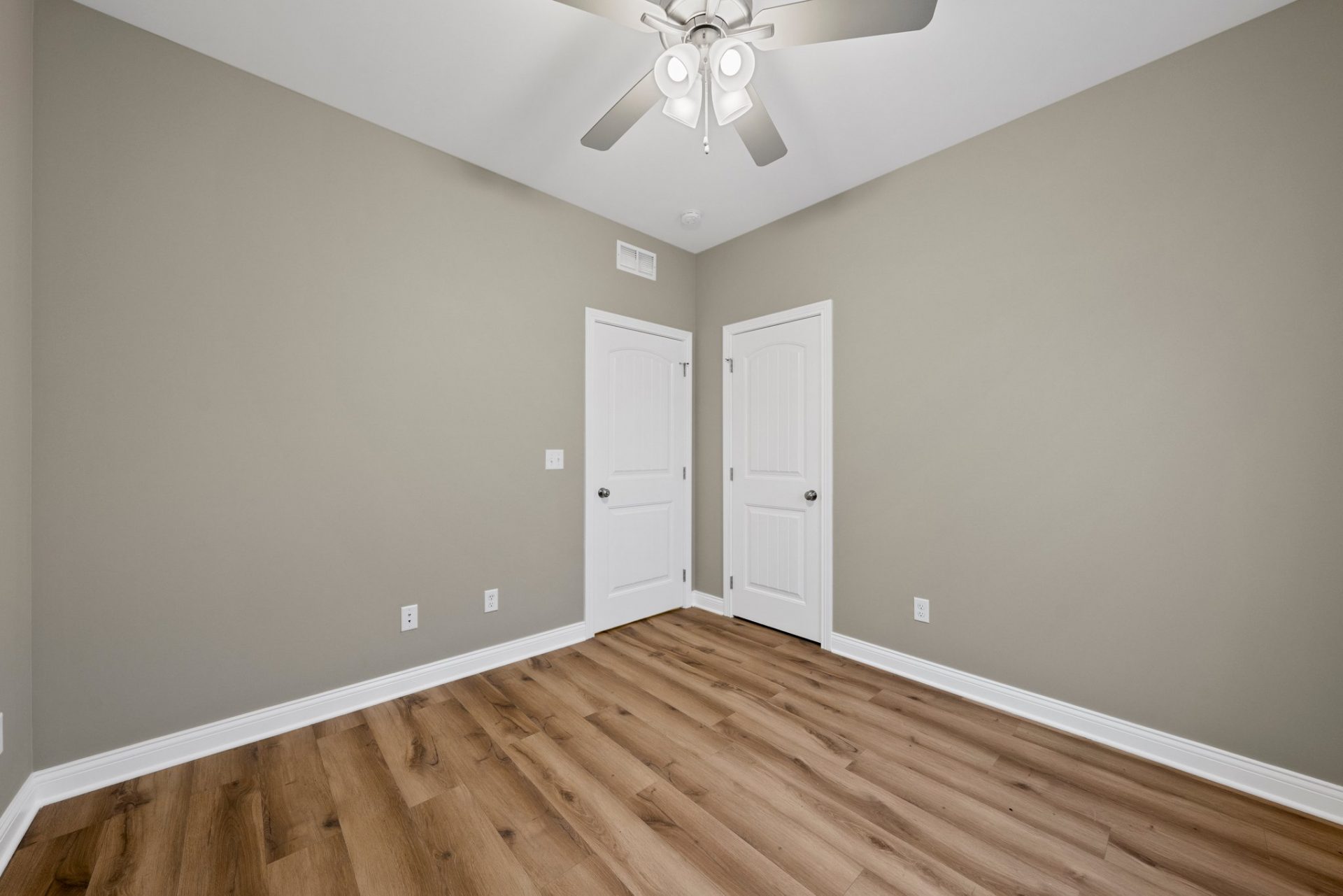 16 Web Or Mls Dsc00319