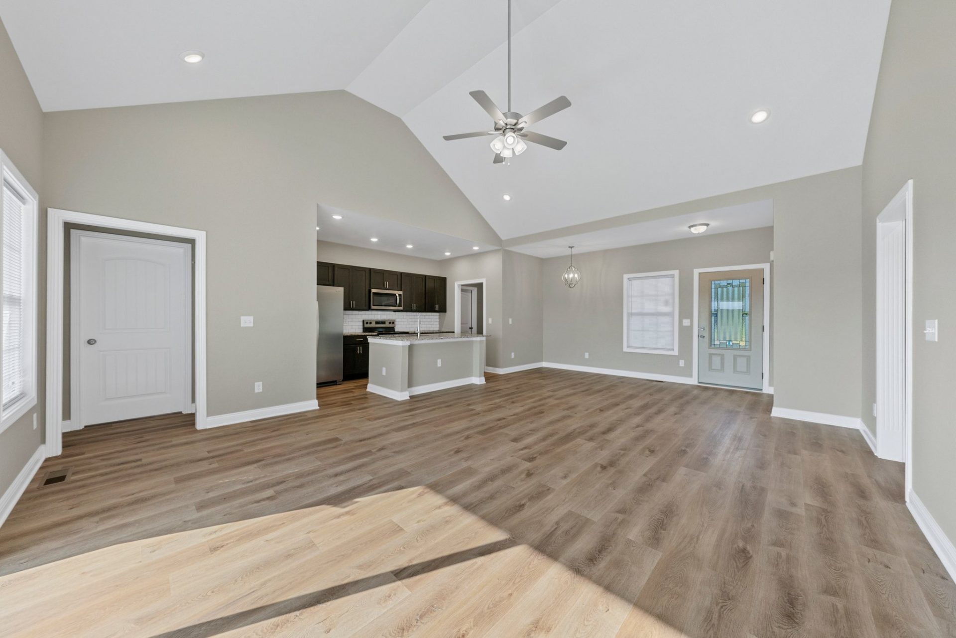 18 Web Or Mls Dsc00397