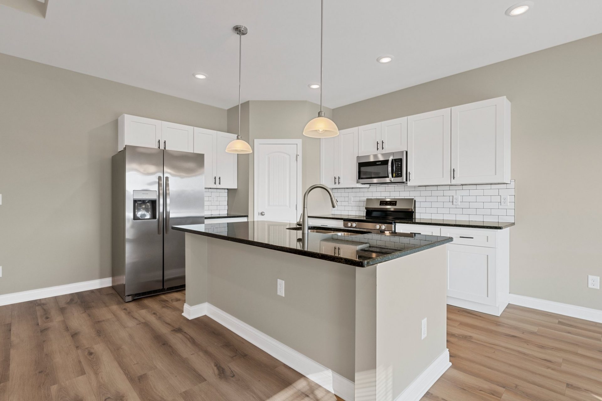 19 Web Or Mls Dsc00328