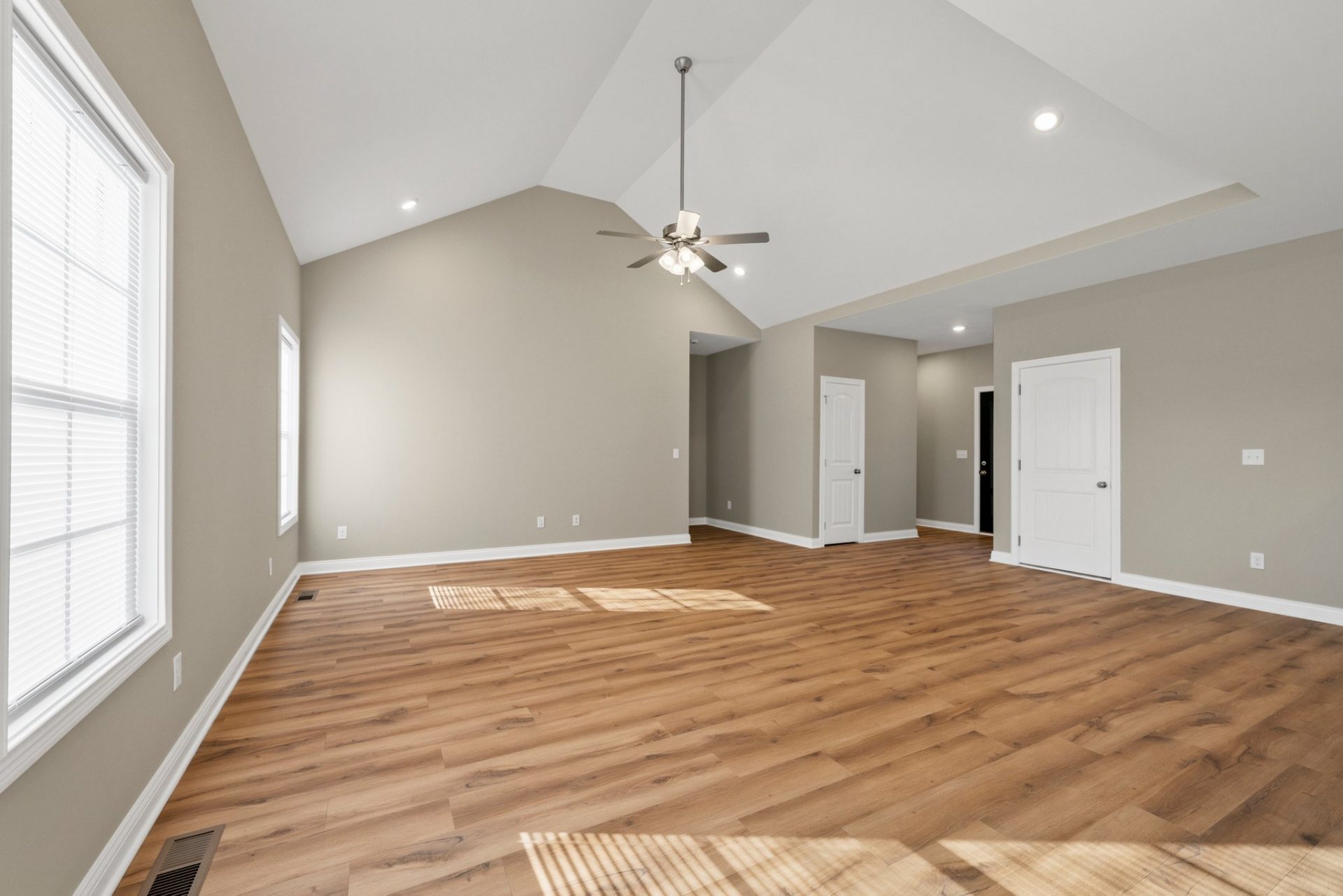 23 Web Or Mls Dsc00340