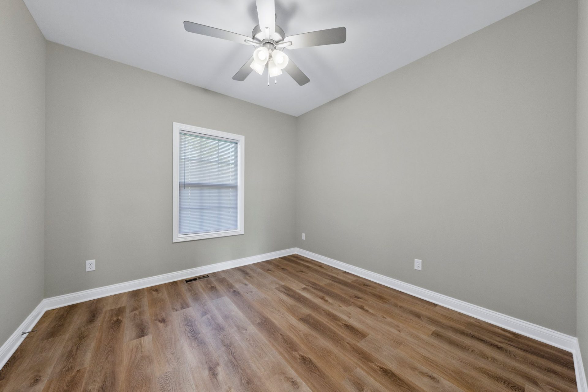 6 Web Or Mls Dsc00361